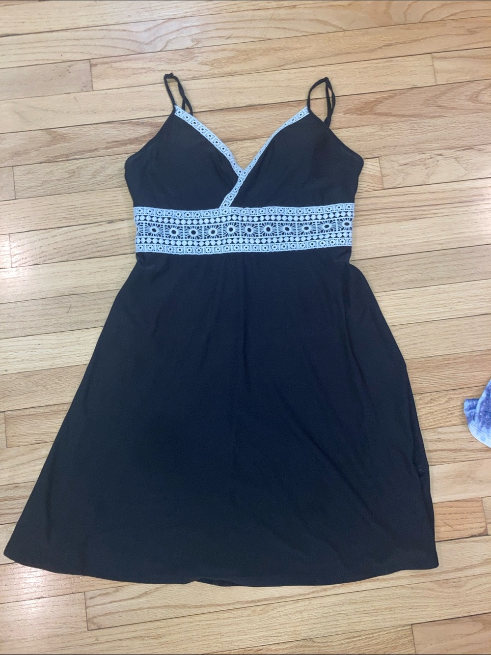 LIKE NEW…Black & White Mudd Summer Dress